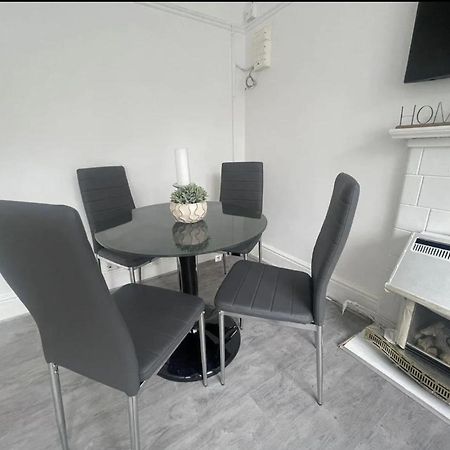 Charming 2 Bed Flat On Tower Bridge Lejlighed London Eksteriør billede