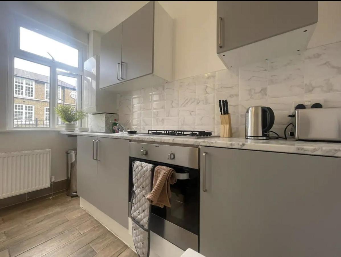 Charming 2 Bed Flat On Tower Bridge Lejlighed London Eksteriør billede