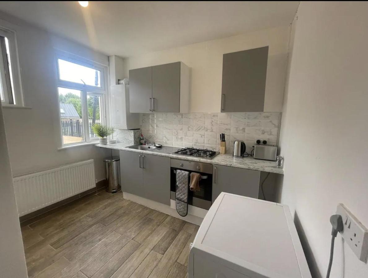 Charming 2 Bed Flat On Tower Bridge Lejlighed London Eksteriør billede