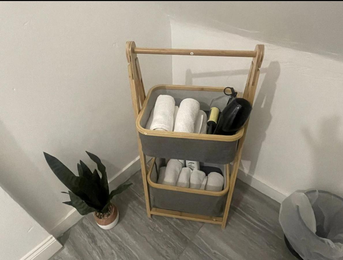 Charming 2 Bed Flat On Tower Bridge Lejlighed London Eksteriør billede