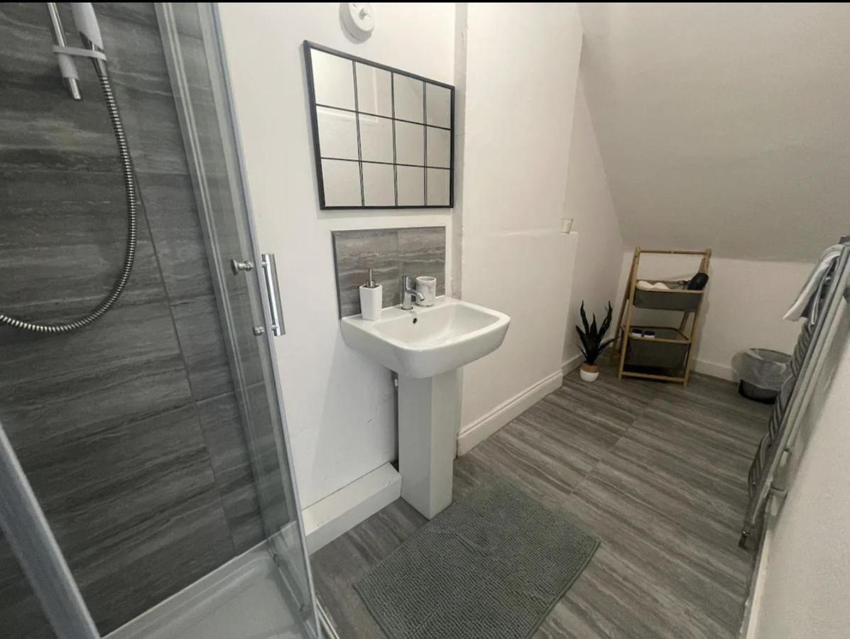 Charming 2 Bed Flat On Tower Bridge Lejlighed London Eksteriør billede