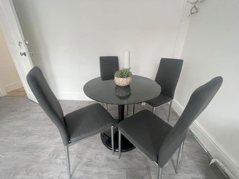 Charming 2 Bed Flat On Tower Bridge Lejlighed London Eksteriør billede